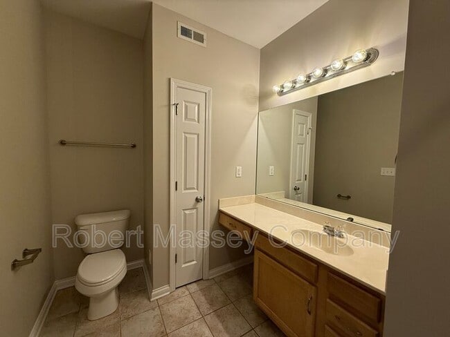 Building Photo - 342 S Dorsey Ln