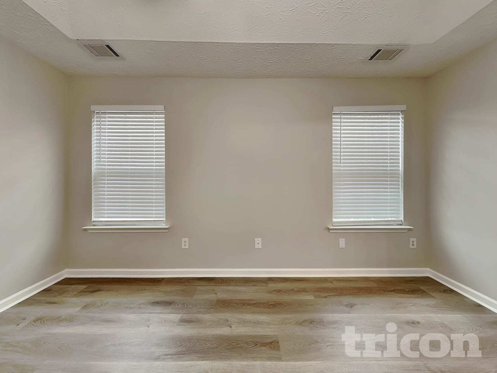 Building Photo - 1528 Cardinal Ln