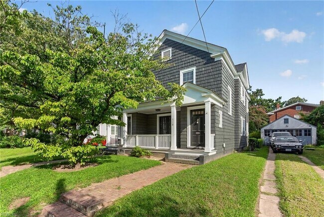 Building Photo - 318 61st St