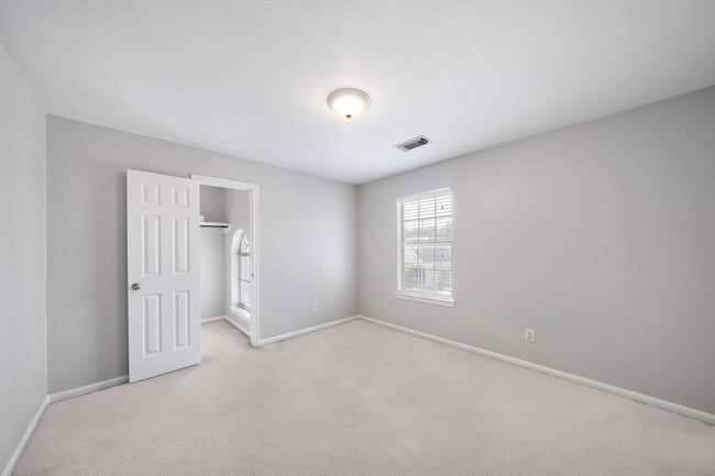 Building Photo - 17838 N White Tail Ct