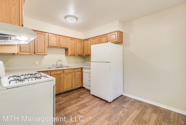 Building Photo - 3 br, 1 bath Apartment - 1001 Vincent Court