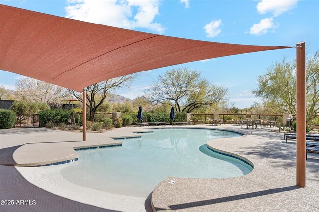 Building Photo - 9250 E Via De Vaquero Dr