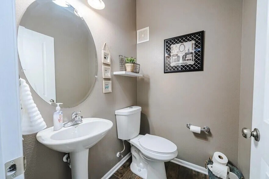Building Photo - 6871 Jack London Dr