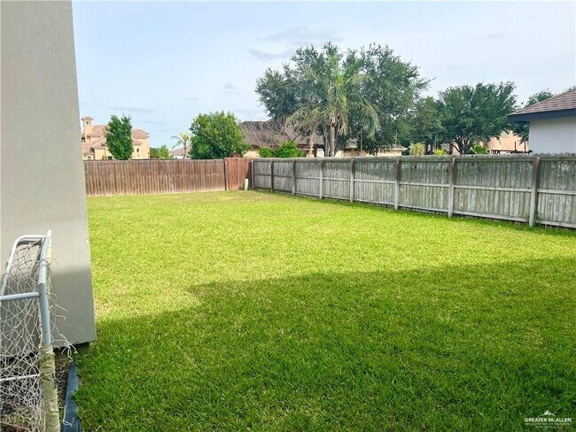 Building Photo - 1505 Garden Ridge Ave