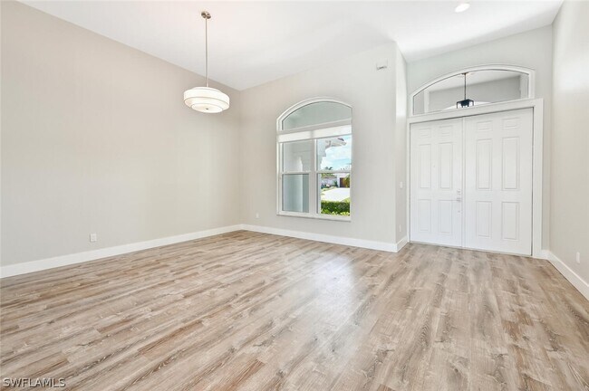 Building Photo - 4231 Crayton Rd