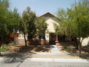 Building Photo - Four Bedroom/Three Bath home in Civano!