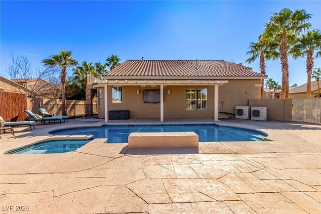 Building Photo - 264 Pointe Ranier Ave