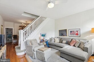 Building Photo - 132 Mallory St