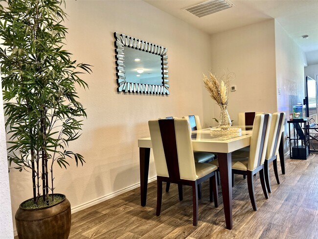 Building Photo - 8114 Oakleaf Meadow Ct