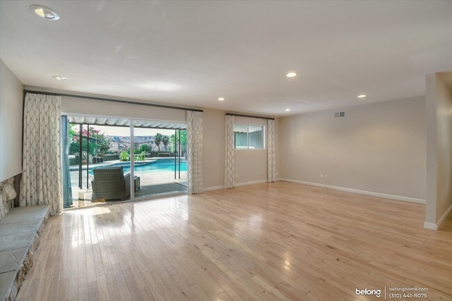 Building Photo - 26078 Adamor Rd