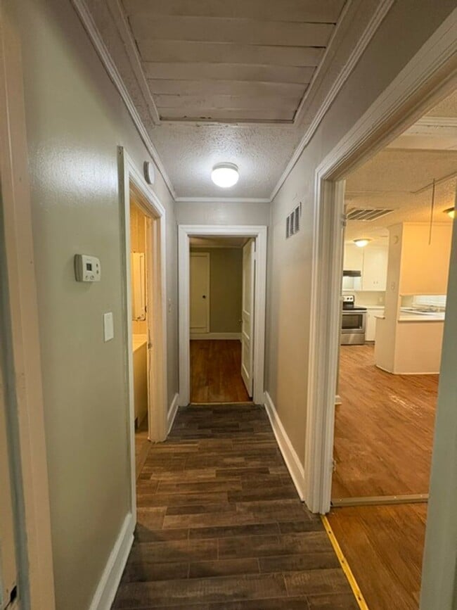 Building Photo - Renovated 2 Bedroom 1 Bath Home for Rent!!