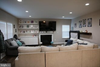 Building Photo - 10431 Windlass Run Rd