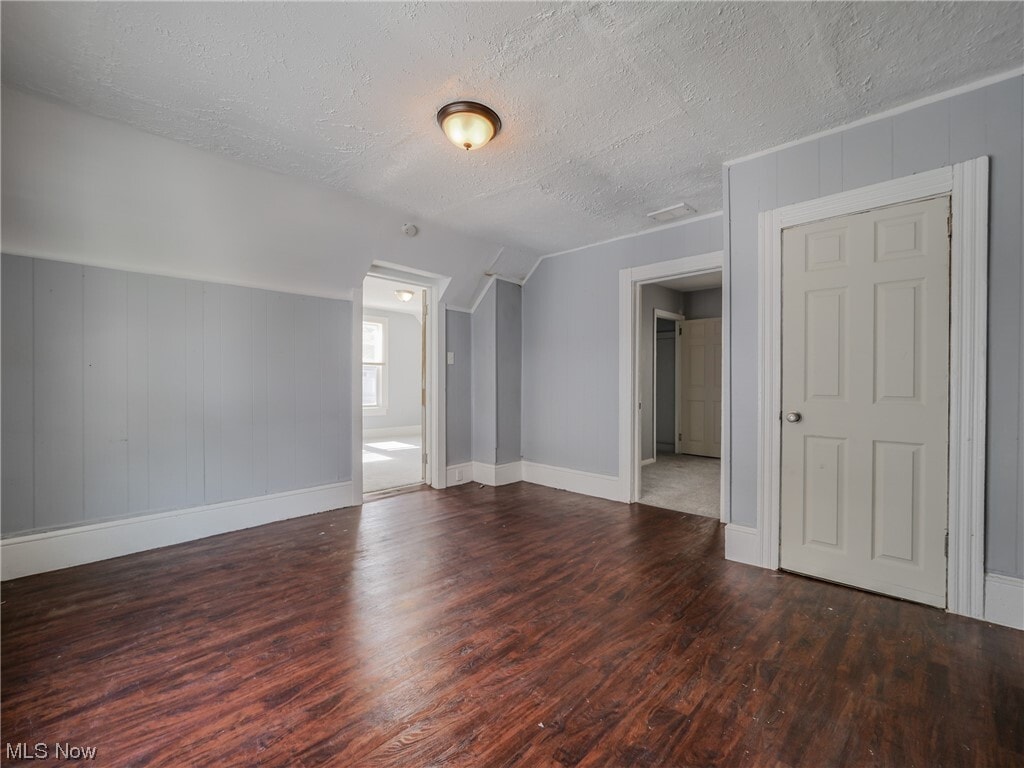 Building Photo - 2112 W 93rd St