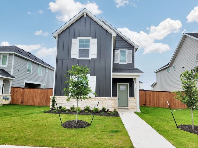 Building Photo - Spacious 4/BR 2.5/BA Retreat with Fenced Yard and Smart Features