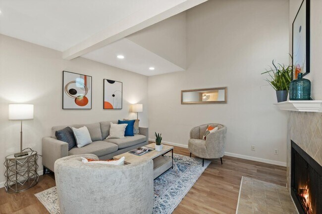Building Photo - 1545 Camden Village Cir