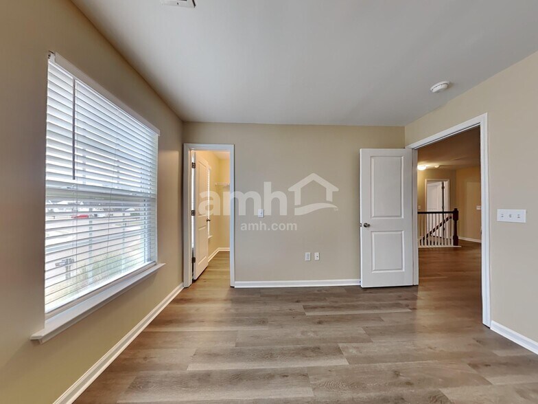 Building Photo - 1056 Whitlow Blvd