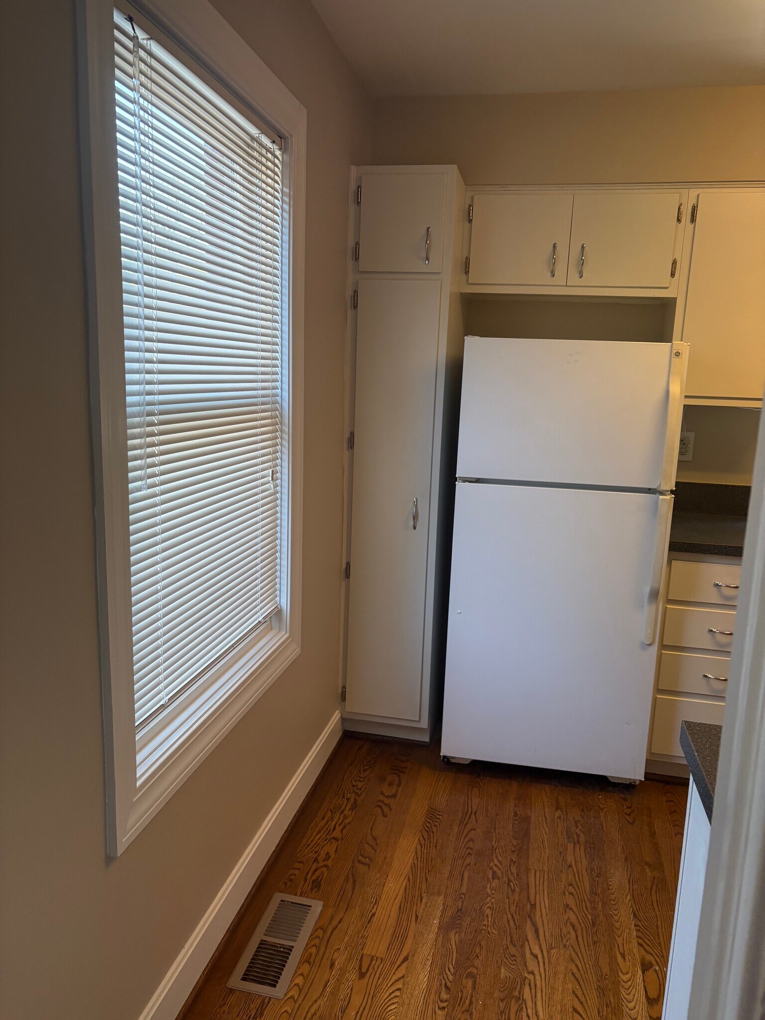 Building Photo - 4002 Massie Ave