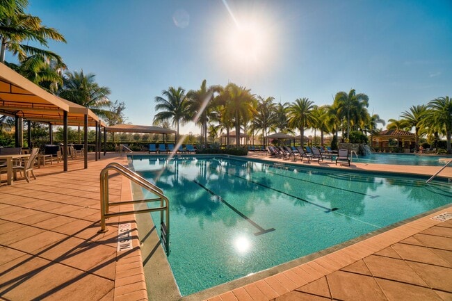 Building Photo - Furnished 3 Bedroom Luxurious Single Famil...