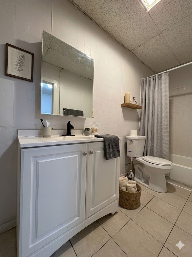 Building Photo - 58-60 Temple Street