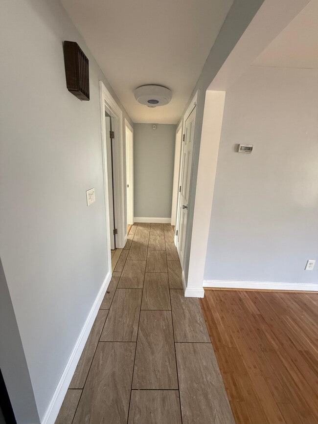 Building Photo - 40 Sundance St