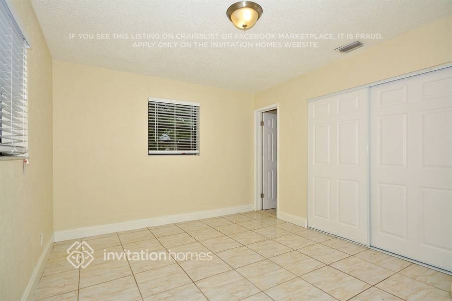 Building Photo - 3792 SW 19th St