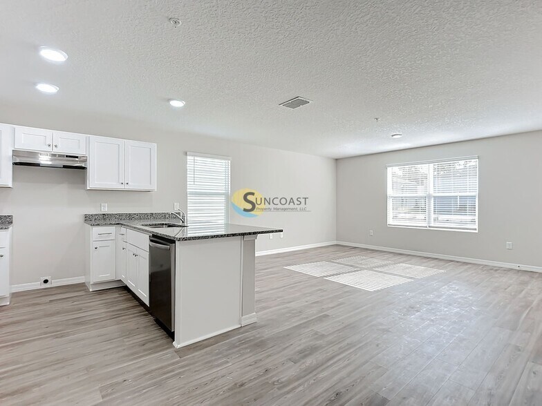 Building Photo - 11486 Oakfield Ct