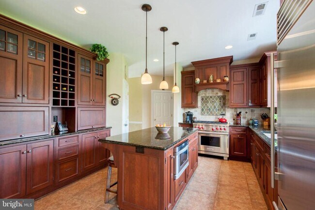 Building Photo - 4900 Hunt Field Dr