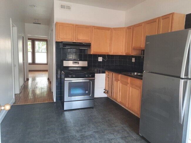 Building Photo - 1512 N Artesian Ave