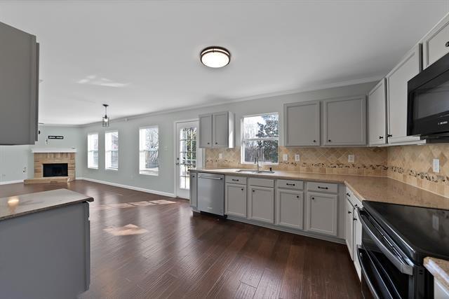 Building Photo - 1003 Ann Dr