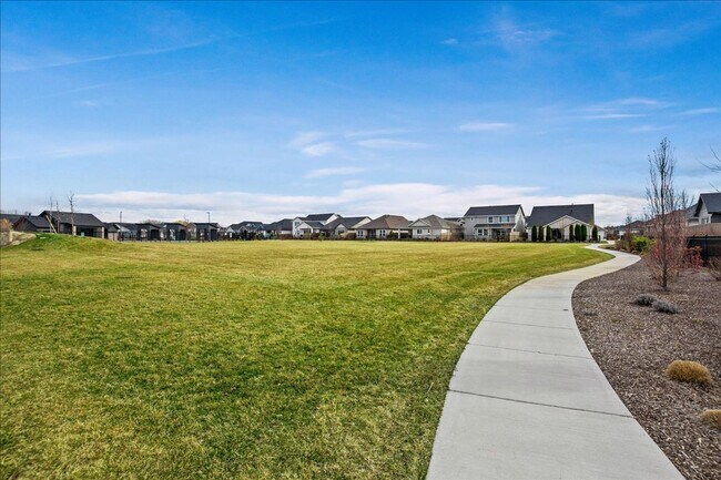 Building Photo - 4 Bedroom, 2 Bath home in Beautiful Meridian with SO MANY upgrades and perks throughout!  You don...