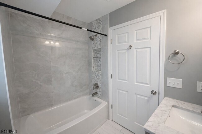 Building Photo - 231 N 12th St