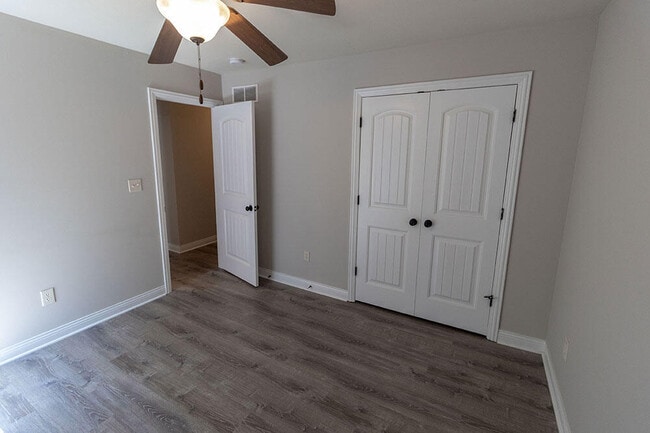 Building Photo - 4700 Dehaven Dr