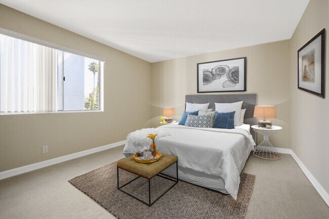 Interior Photo - 115 Doheny Apartments