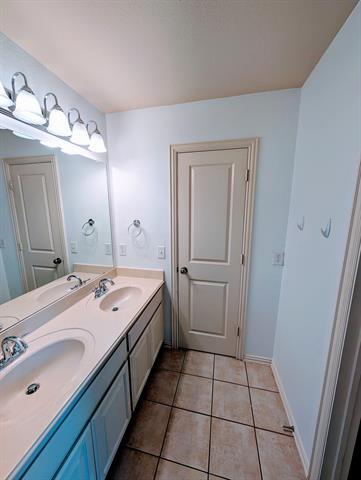 Building Photo - 15702 Crown Cove Ln