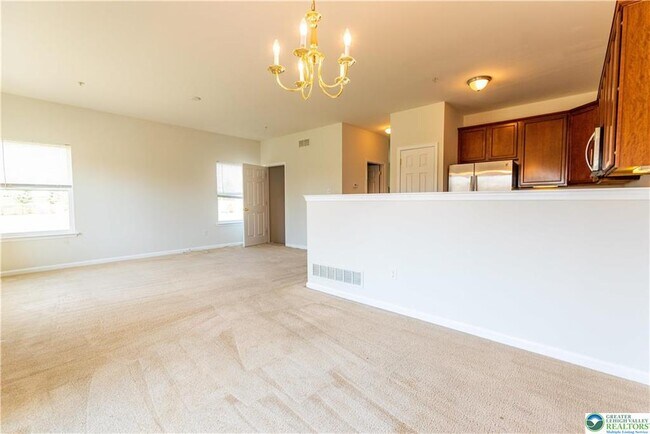 Building Photo - 955 King Way