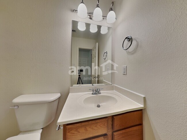 Building Photo - 709 Devontree Ct