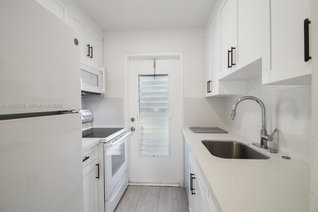 Building Photo - 1440 SE 15th St