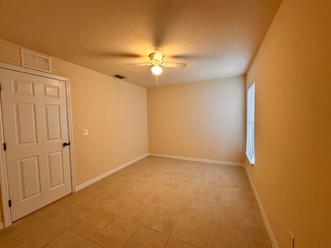 Building Photo - 3215 SW Santa Barbara Pl