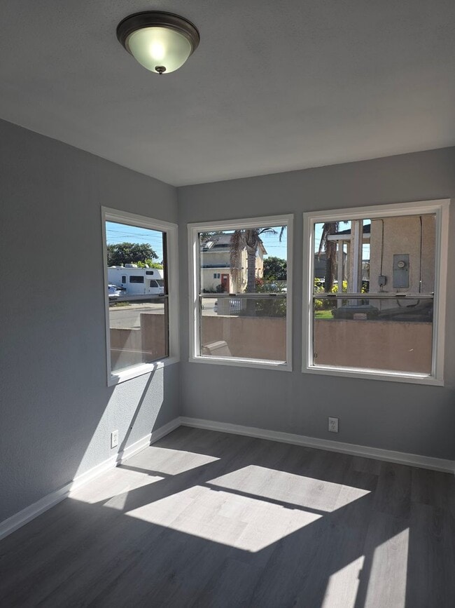 Building Photo - 23 Broadis St
