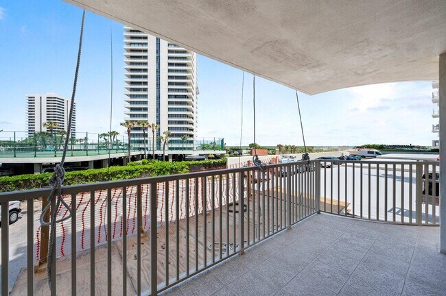 Building Photo - 5480 N Ocean Dr