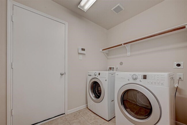 Building Photo - 21587 Tims Harbor Dr
