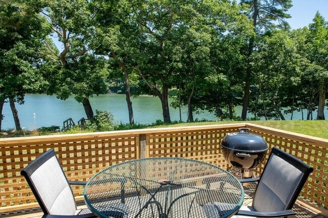 Building Photo - Gorgeous Harpswell Waterfront Property for...