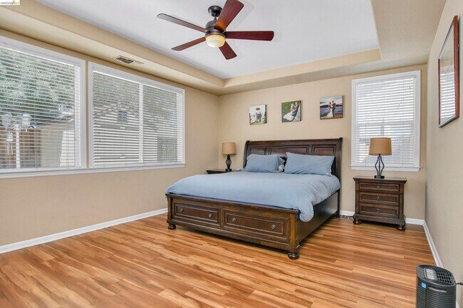 Building Photo - 5563 Arcadia Cir