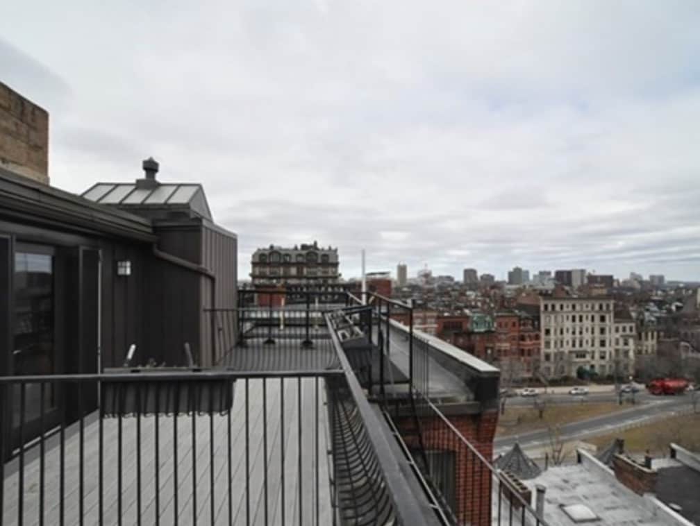 Building Photo - 362 commonwealth