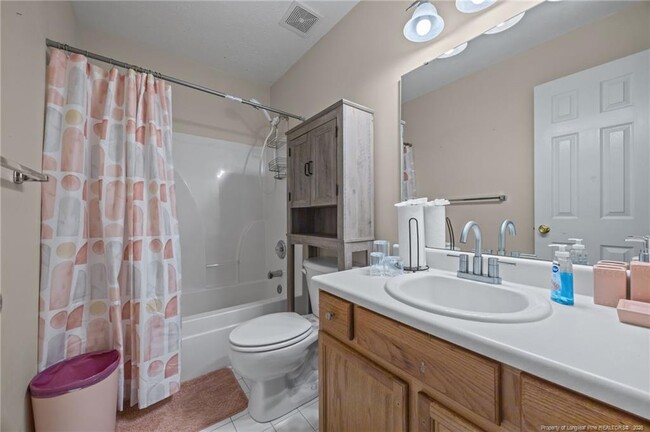 Building Photo - 3805 Sunchase Dr
