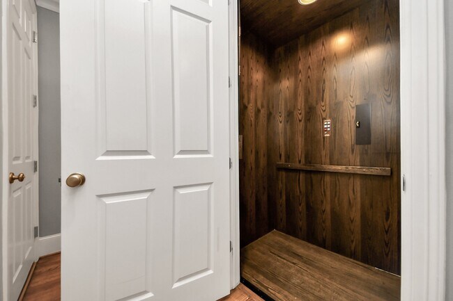 Building Photo - 12790 Yorkstone Dr