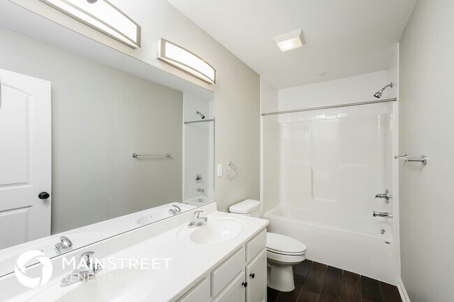 Building Photo - 2066 N Sarah Dr