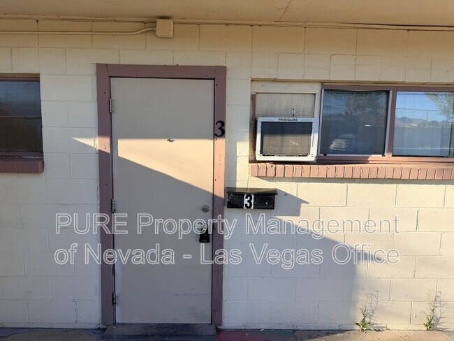 Building Photo - 23 W Basic Rd