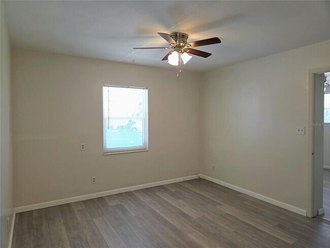 Building Photo - 5616 27th Ave S