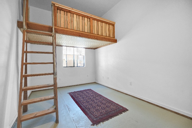 Building Photo - 1092 Calcot Pl